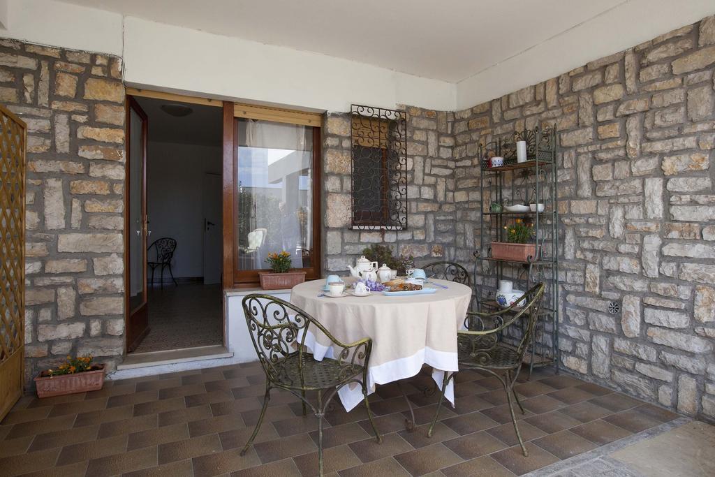 Un Ospite A Fontania Bed & Breakfast Gaeta Room photo